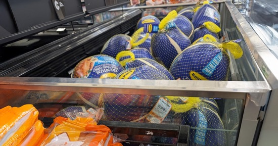 o eat well without overspending, make a list when going grocery shopping for the holidays. Photo by Chabella Guzman   