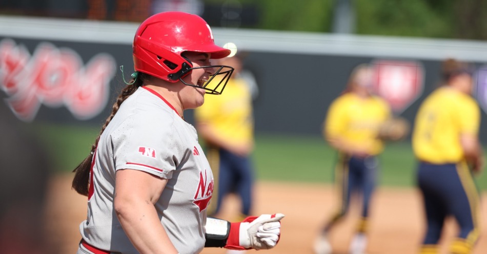 Huskers Hold Off Michigan to Advance to Semifinals